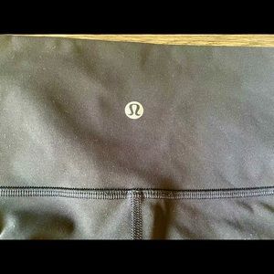 Lululemon Align  capris size 6 black